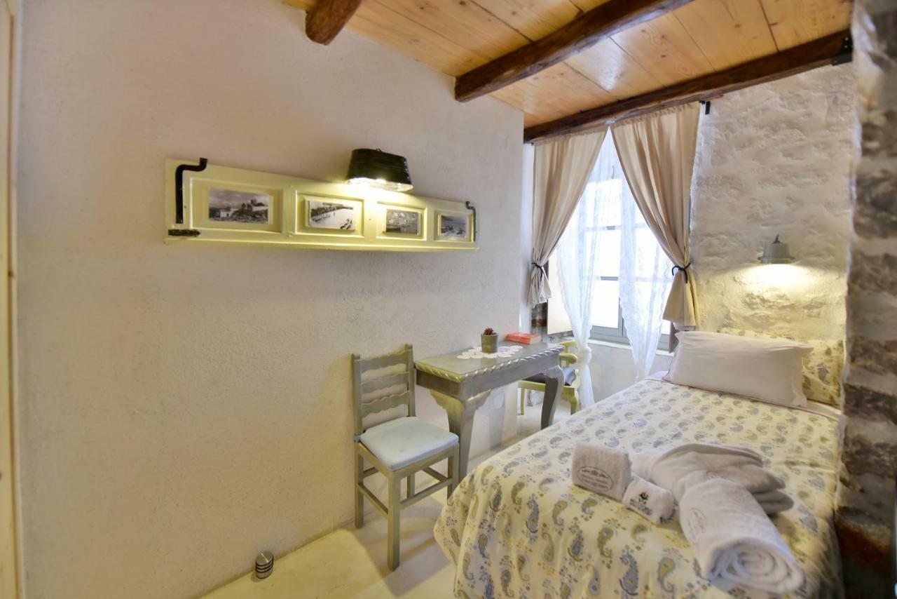Mastoris Mansion Hotel Hydra  Exterior photo